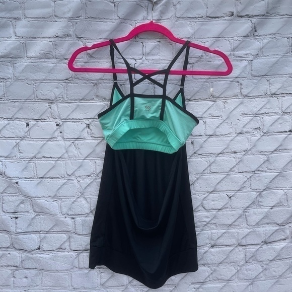 green & Black Sports Bra Open Back Top - Picture 4 of 14